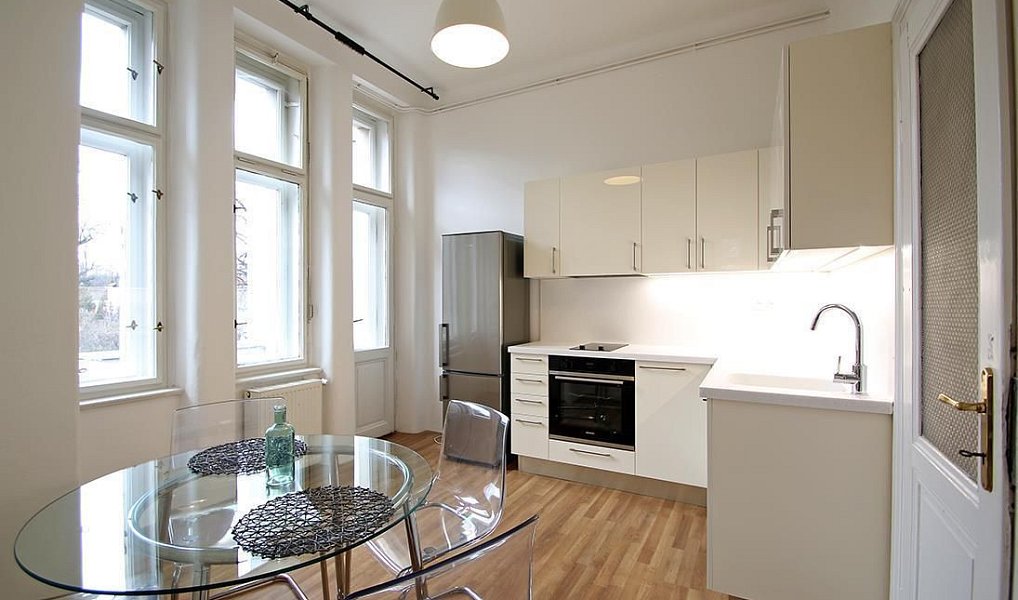 Pronájem bytu 2+1 65 m², Praha – náhled fotky 2