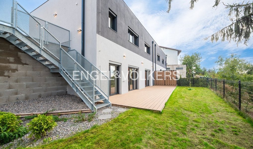 Pronájem domu 141 m² s pozemkem 301 m², Praha – náhled fotky 16