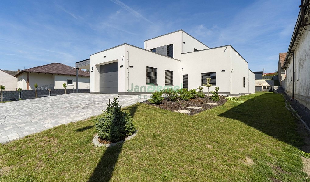 Prodej domu 199 m² s pozemkem 1 598 m², Píšť – náhled fotky 5