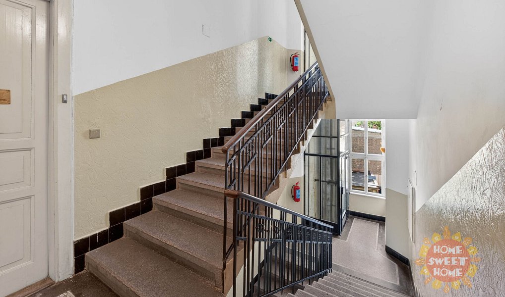 Pronájem bytu 4+kk 141 m², Praha – náhled fotky 19