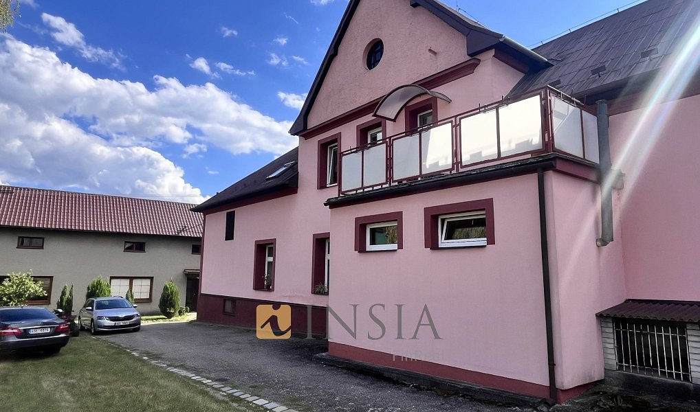 Pronájem bytu 3+1 72 m², Kroměříž – Trávník