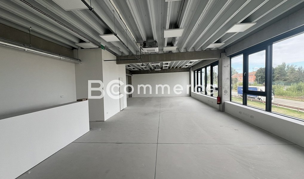 Pronájem skladovacích prostor 235 m², Brno – náhled fotky 10
