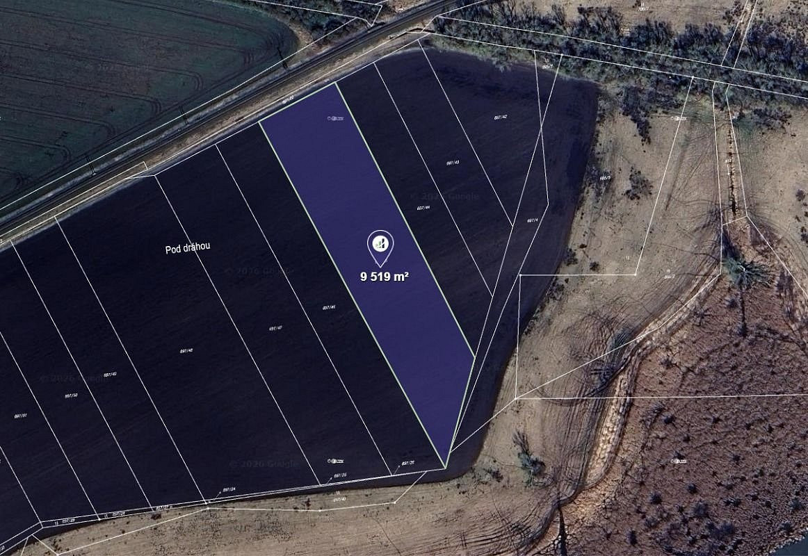 Prodej pole 9 519 m²