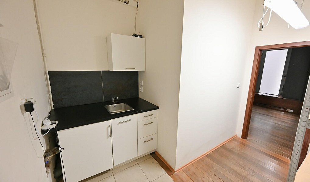 Pronájem obchodních prostor 77 m², Praha – náhled fotky 14