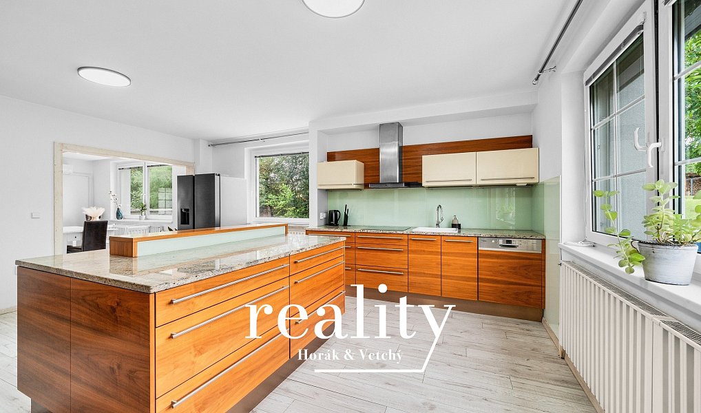 Prodej domu 292 m² s pozemkem 744 m², Práče – náhled fotky 3