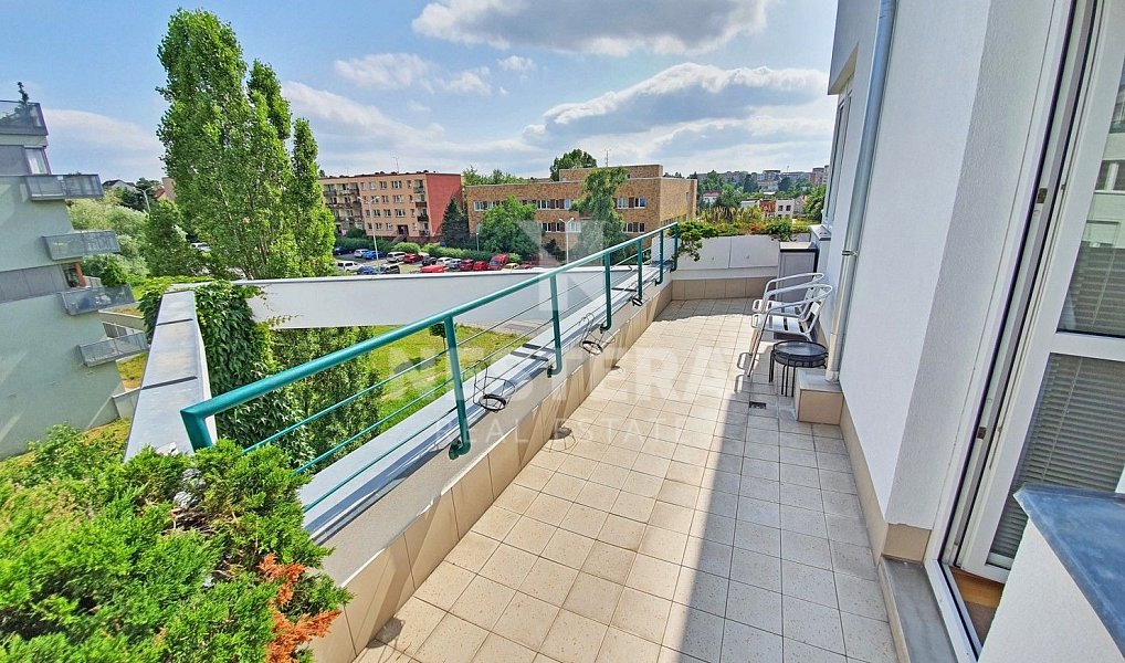 Pronájem bytu 3+1 100 m², Praha – náhled fotky 2