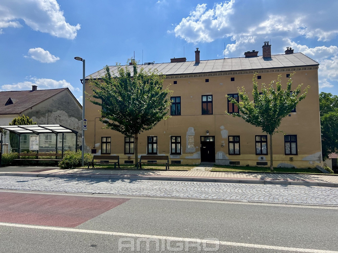 Prodej nájemního domu, činžáku 1 000 m² – fotografie 2
