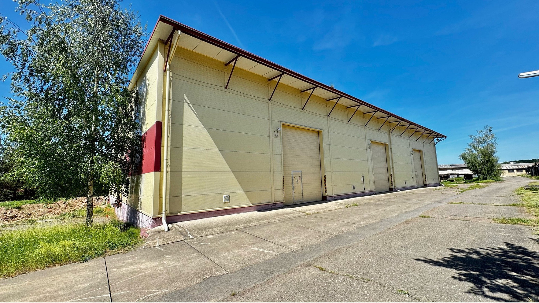 Prodej skladovacích prostor 983 m²