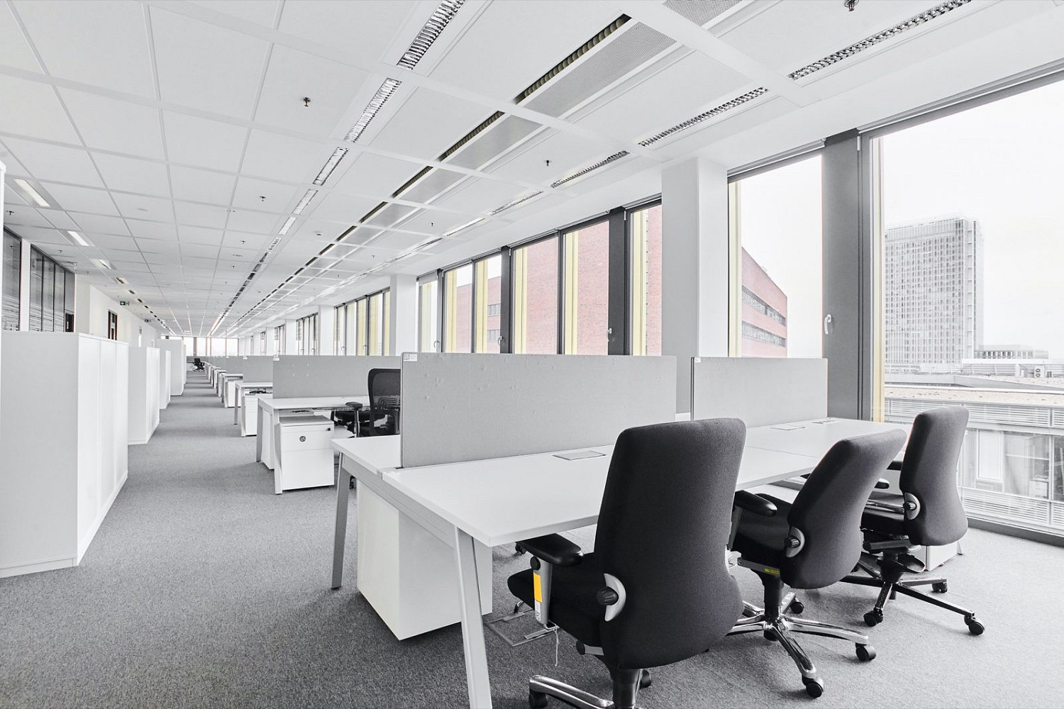 Pronájem kanceláře 521 m² – fotografie 3