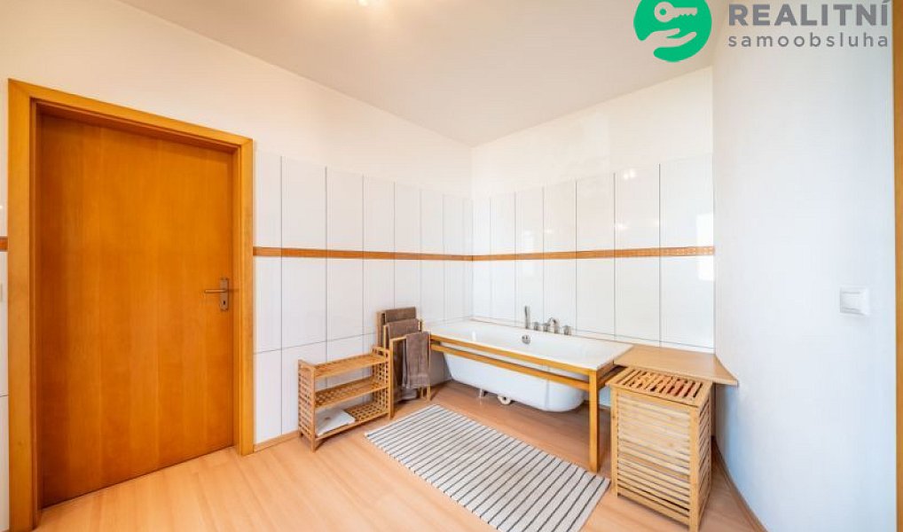 Prodej domu 257 m² s pozemkem 1 726 m², Tasovice – náhled fotky 12