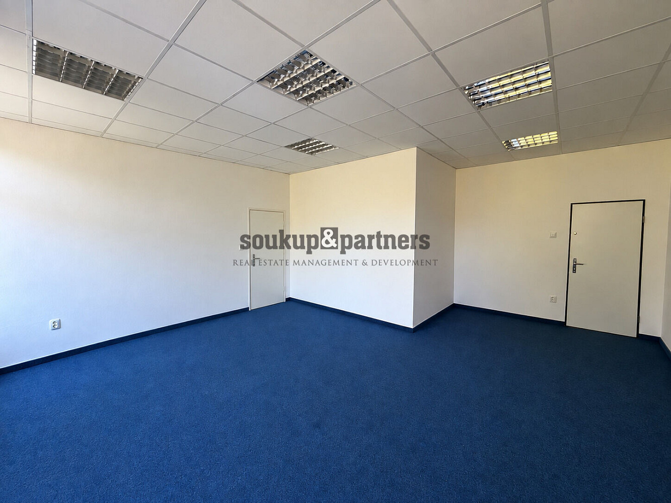 Pronájem kanceláře 31 m² – fotografie 3