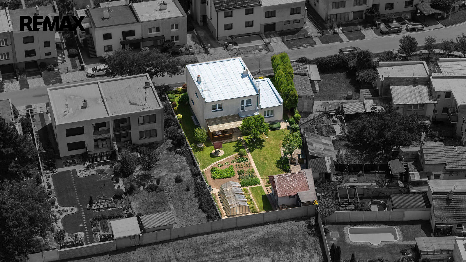 Prodej domu 200 m² s pozemkem 769 m² – fotografie 2