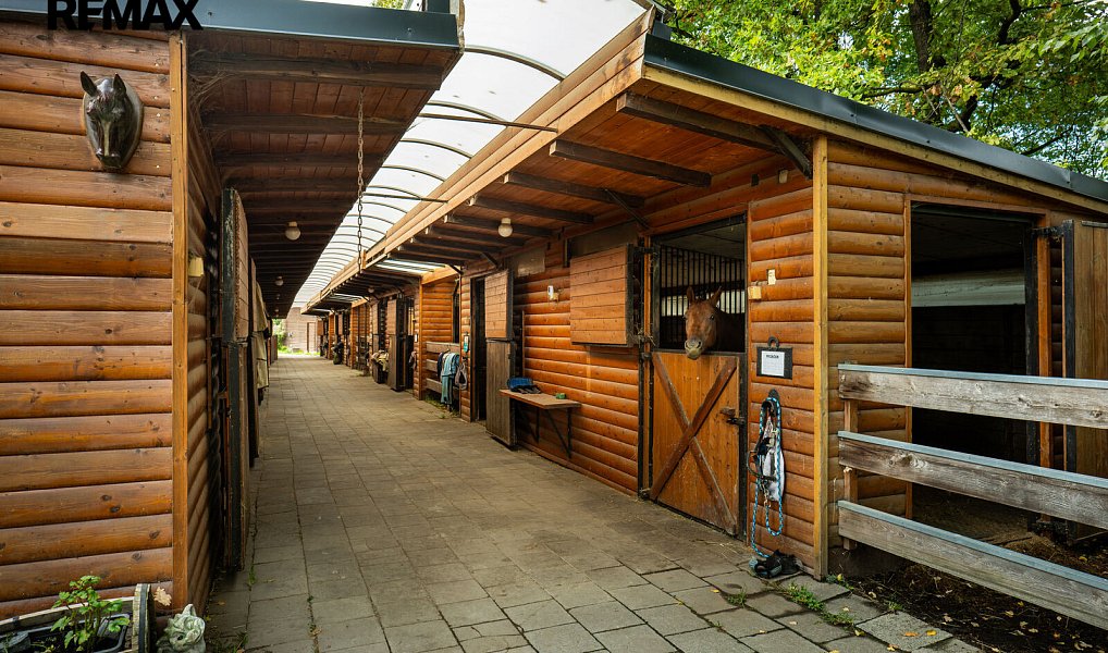Prodej zemědělského objektu 2 400 m², Baška – náhled fotky 19