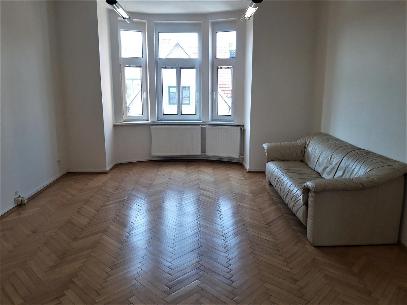 Pronájem kanceláře 135 m² – fotografie 3