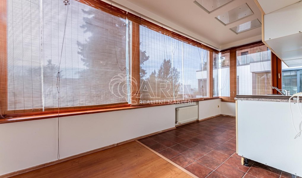 Pronájem bytu 3+1 75 m², Praha – náhled fotky 2