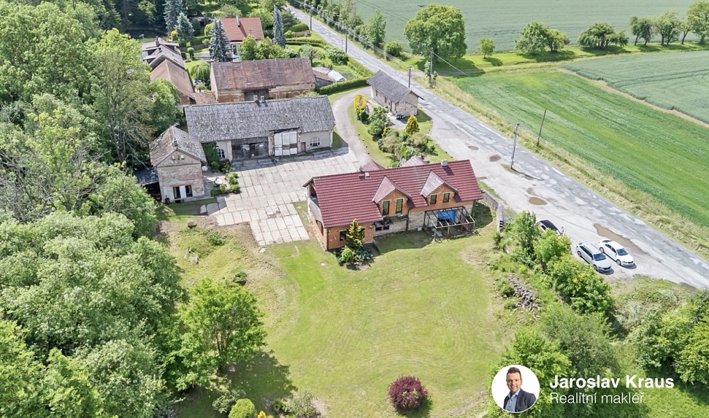 Prodej domu 286 m² s pozemkem 4 548 m², Jičín – náhled fotky 2