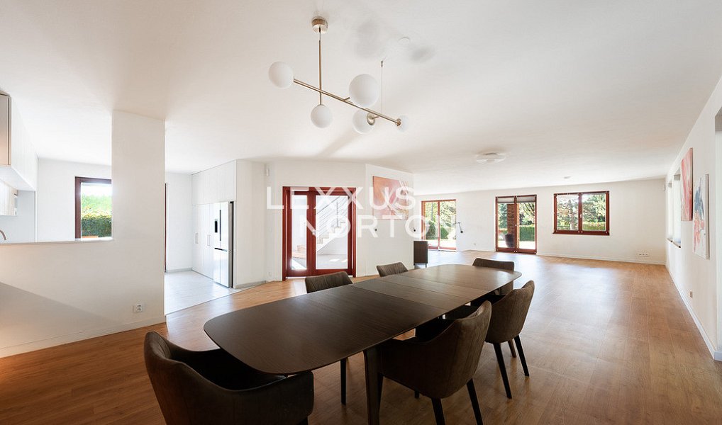 Prodej domu 378 m² s pozemkem 1 502 m², Zvole – náhled fotky 4