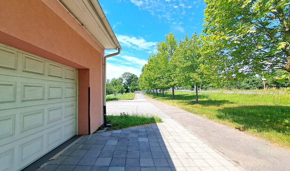 Prodej komerčního objektu (jiného typu) 400 m², Hulín – náhled fotky 3