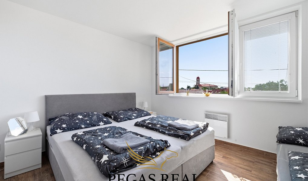 Prodej ubytovacího objektu 271 m², Březí – náhled fotky 7