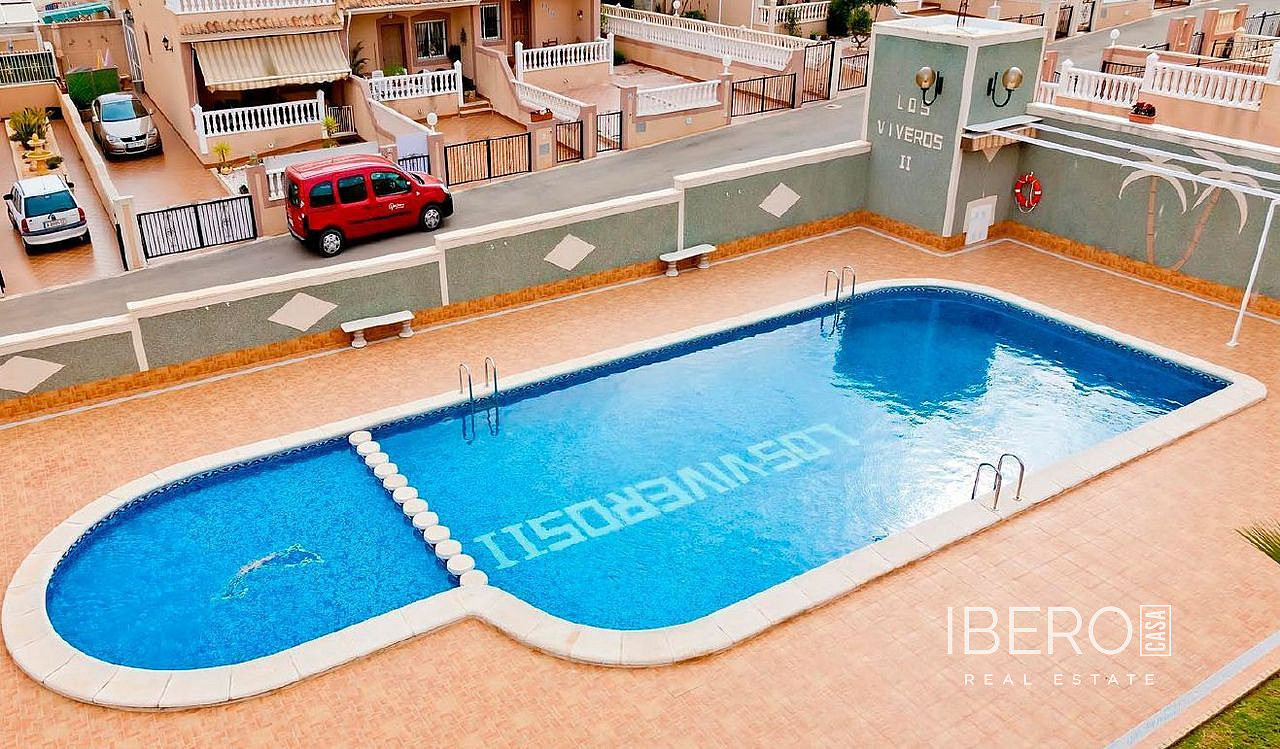 Casa 4+kk – Torrevieja, Urbanización Los Balcones - Vista 3