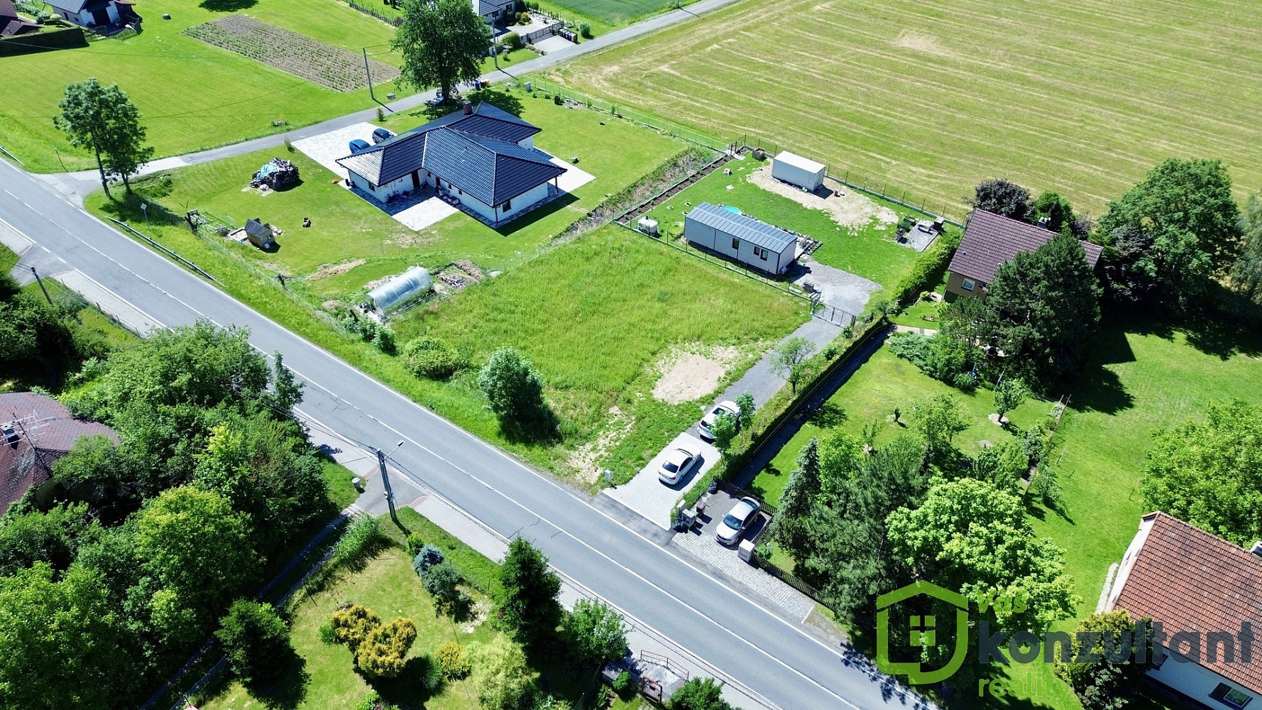 Prodej stavebního pozemku 1 000 m² – fotografie 2