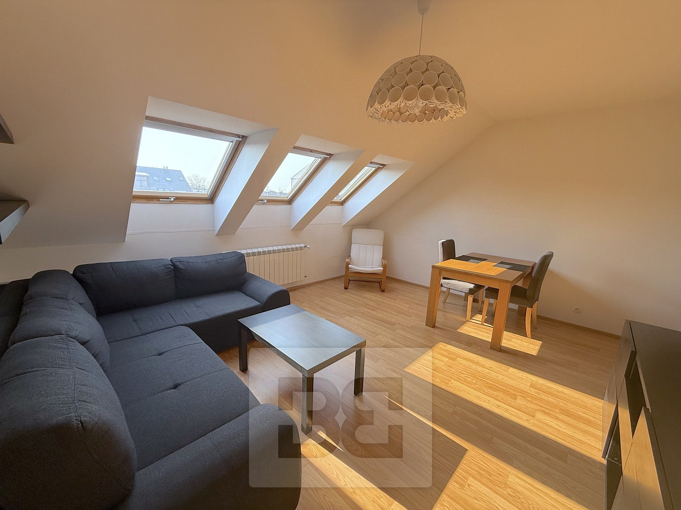 Pronájem bytu 3+kk 67 m² — photo 2