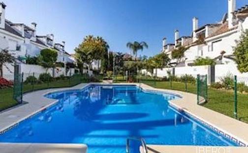 Prodej domu 220 m² s pozemkem 220 m², Nueva Andalucía, Španělsko