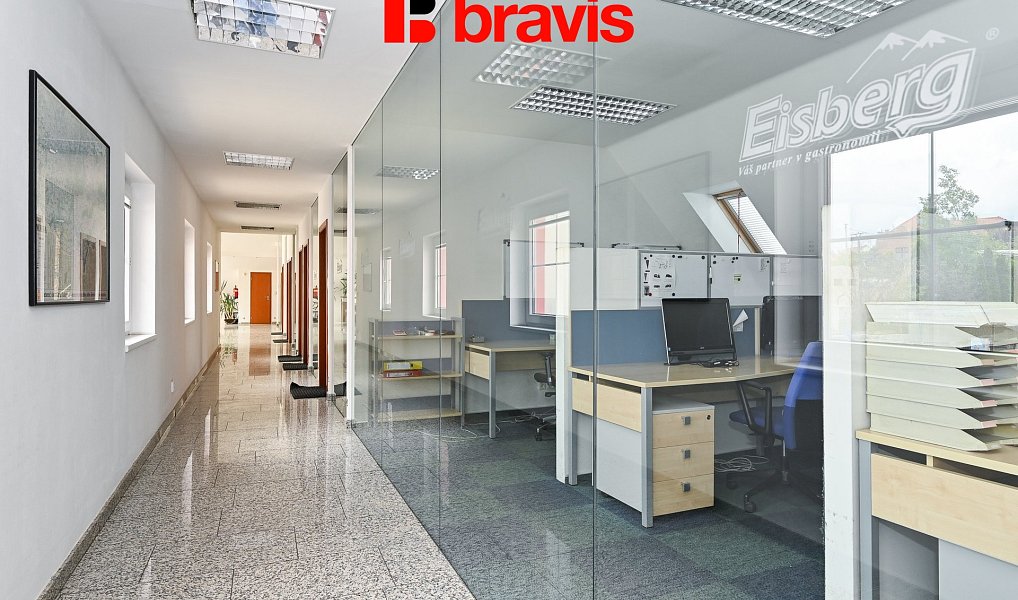 Pronájem kanceláře 1 016 m², Hradčany – náhled fotky 3