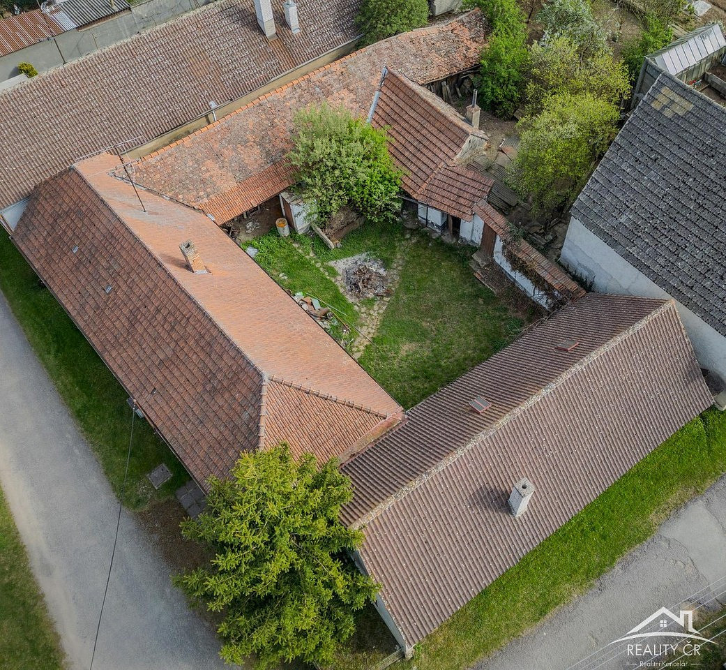 Prodej domu 111 m² s pozemkem 688 m² – pohled 3
