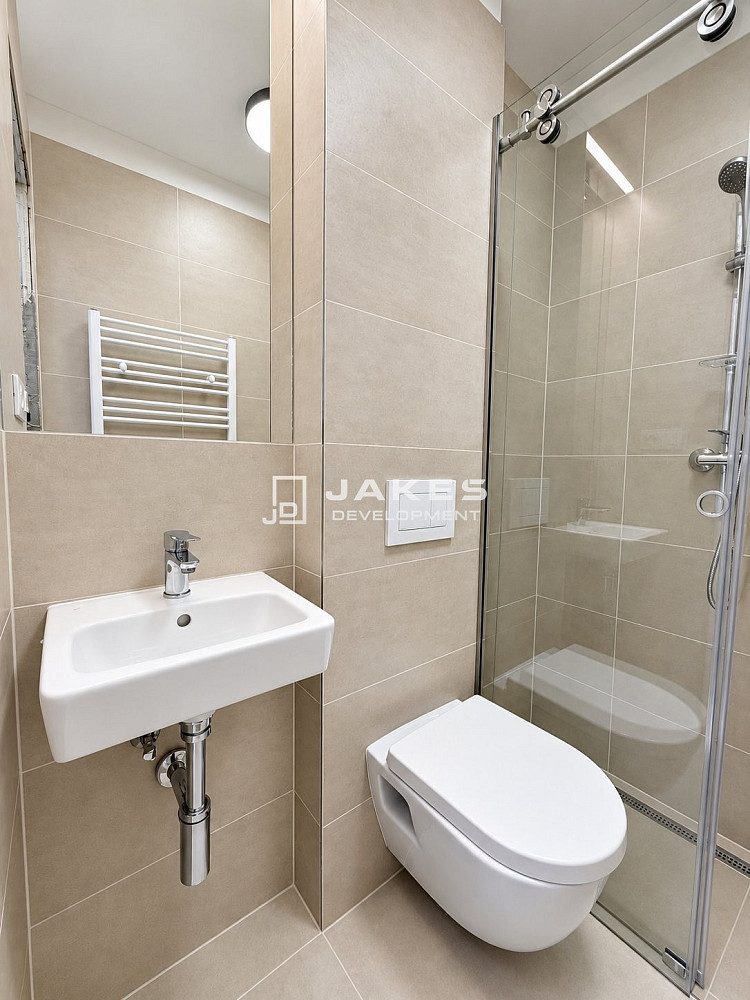 Pronájem bytu 1+kk 18 m² – fotografie 5