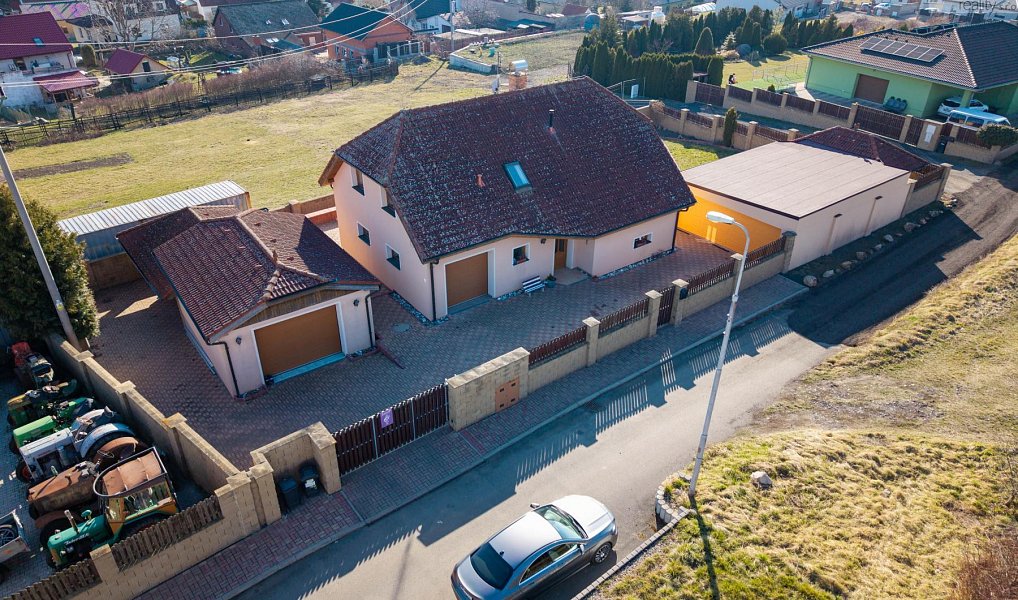 Prodej domu 200 m² s pozemkem 989 m², Lužice – náhled fotky 23