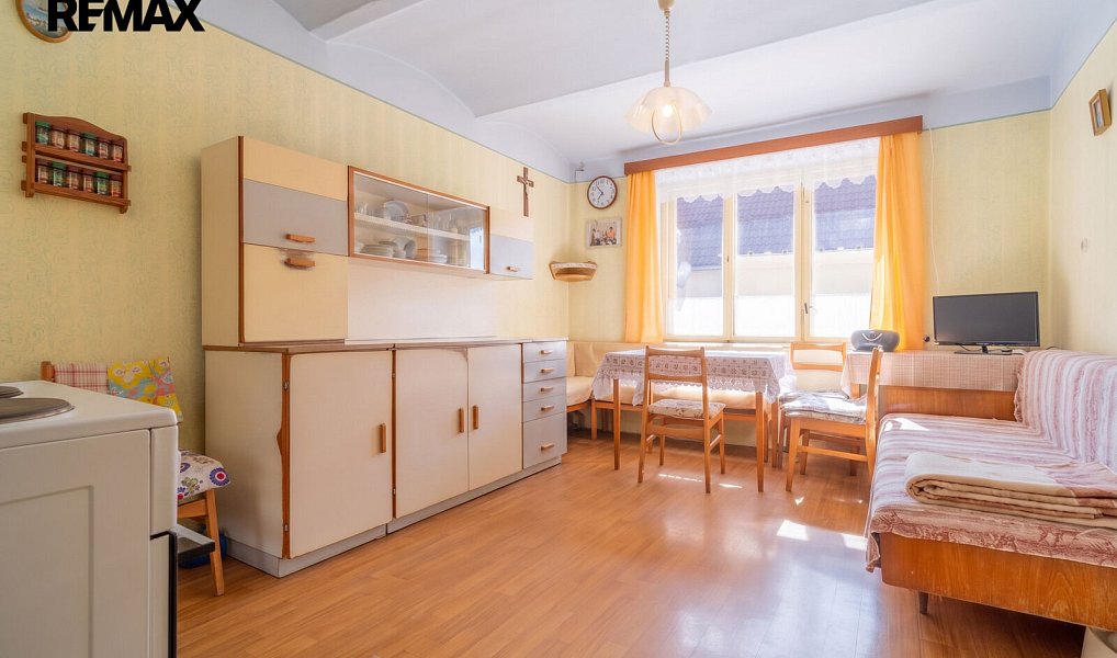 Prodej domu 75 m² s pozemkem 563 m², Žleby – náhled fotky 2