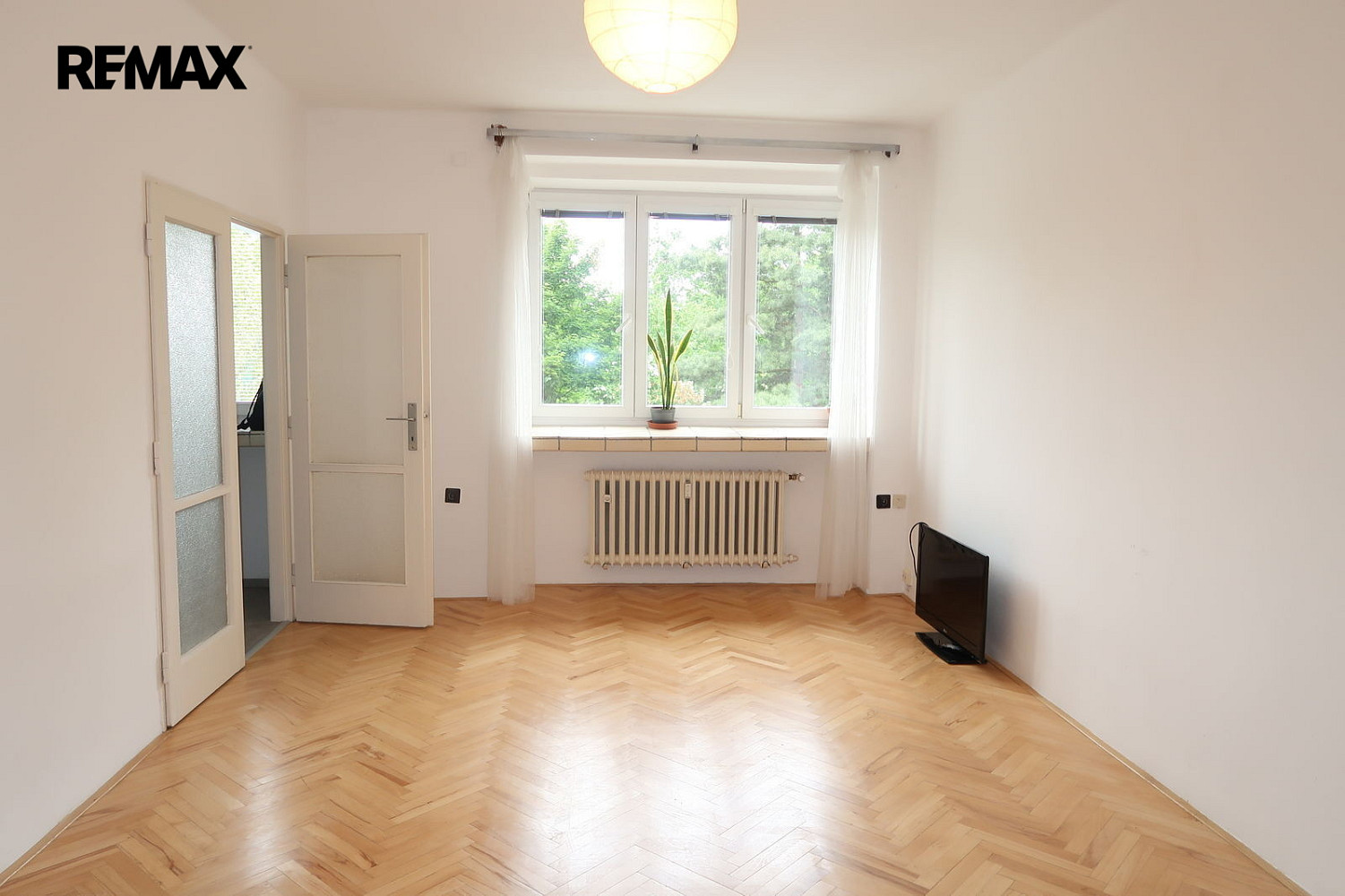 Pronájem bytu 2+1 67 m² – fotografie 3