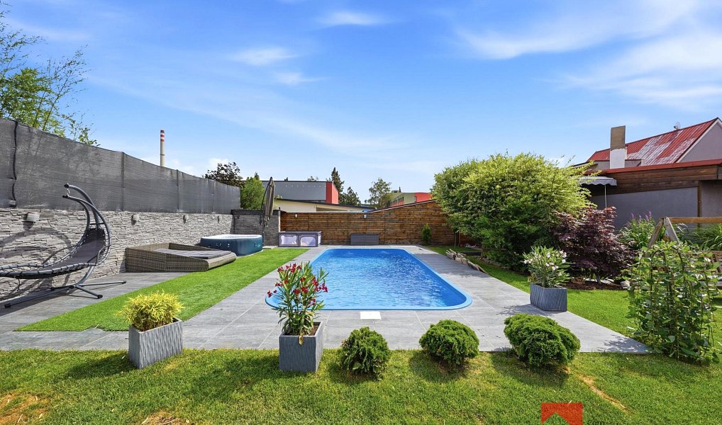 Prodej domu 180 m² s pozemkem 644 m², Štětí – náhled fotky 2