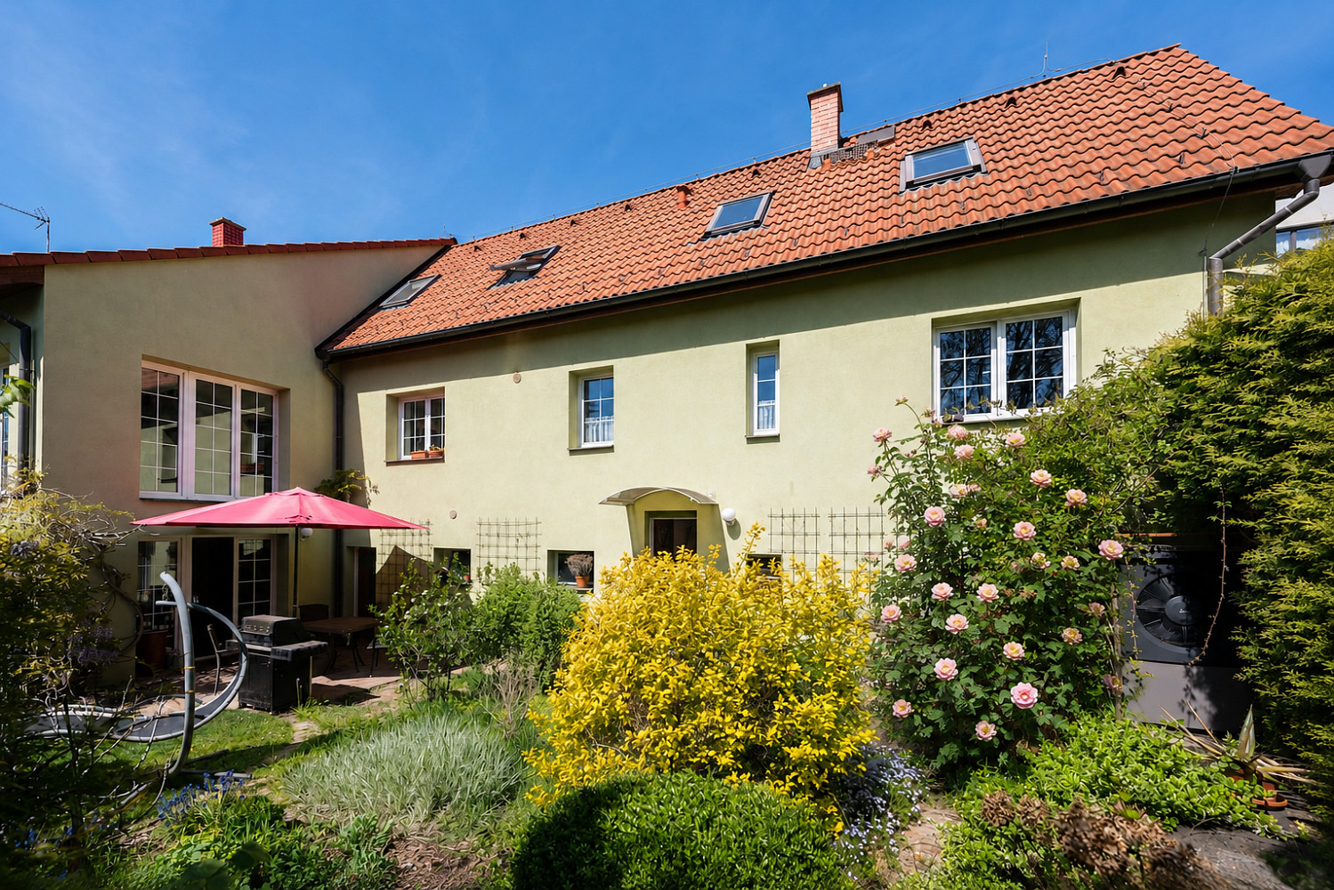 Prodej domu 356 m² s pozemkem 315 m² – fotografie 2