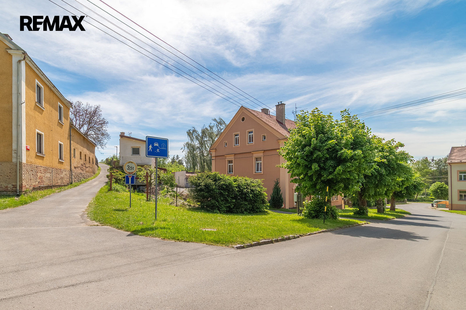 Prodej stavebního pozemku 2 049 m² – fotografie 5