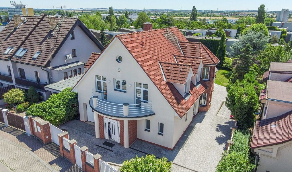 Prodej domu 507 m² s pozemkem 946 m², Praha – náhled fotky 2