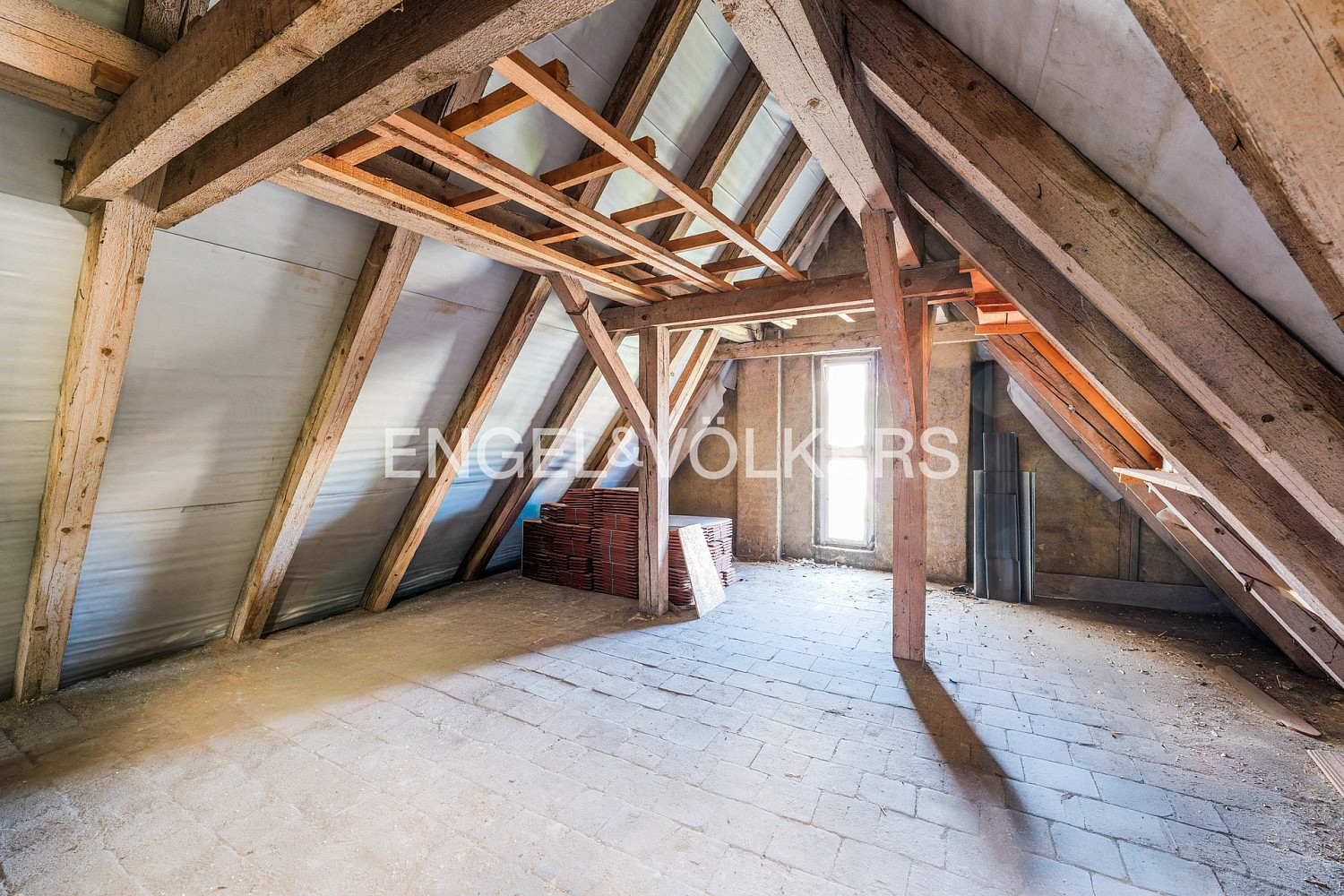 Prodej komerčního objektu (jiného typu) 110 m²