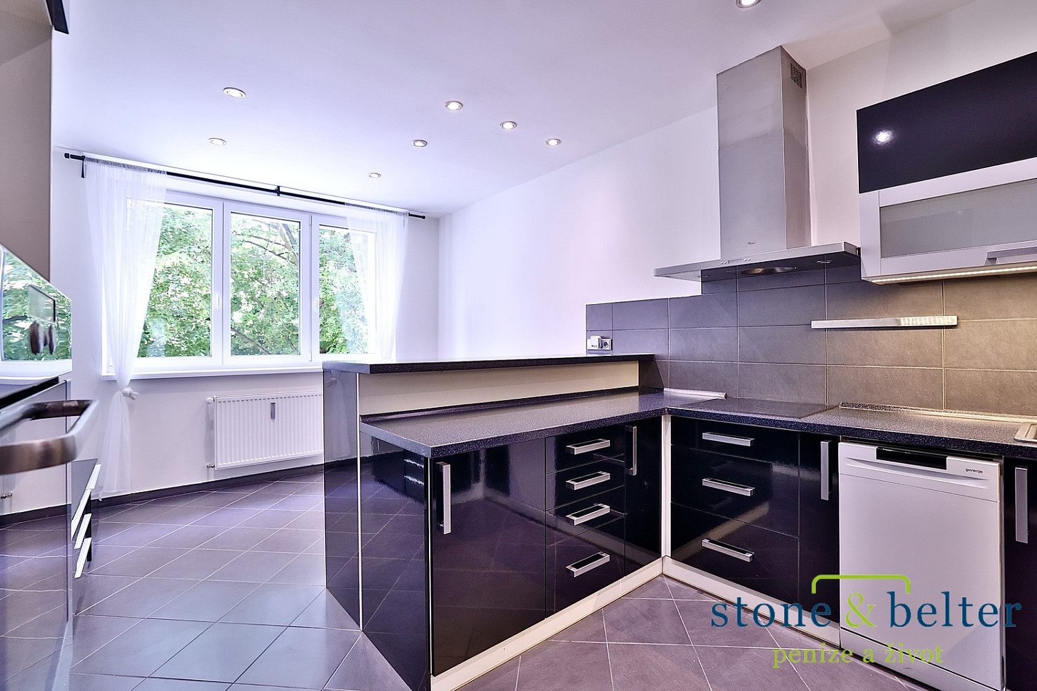Prodej bytu 4+kk 75 m² – pohled 2