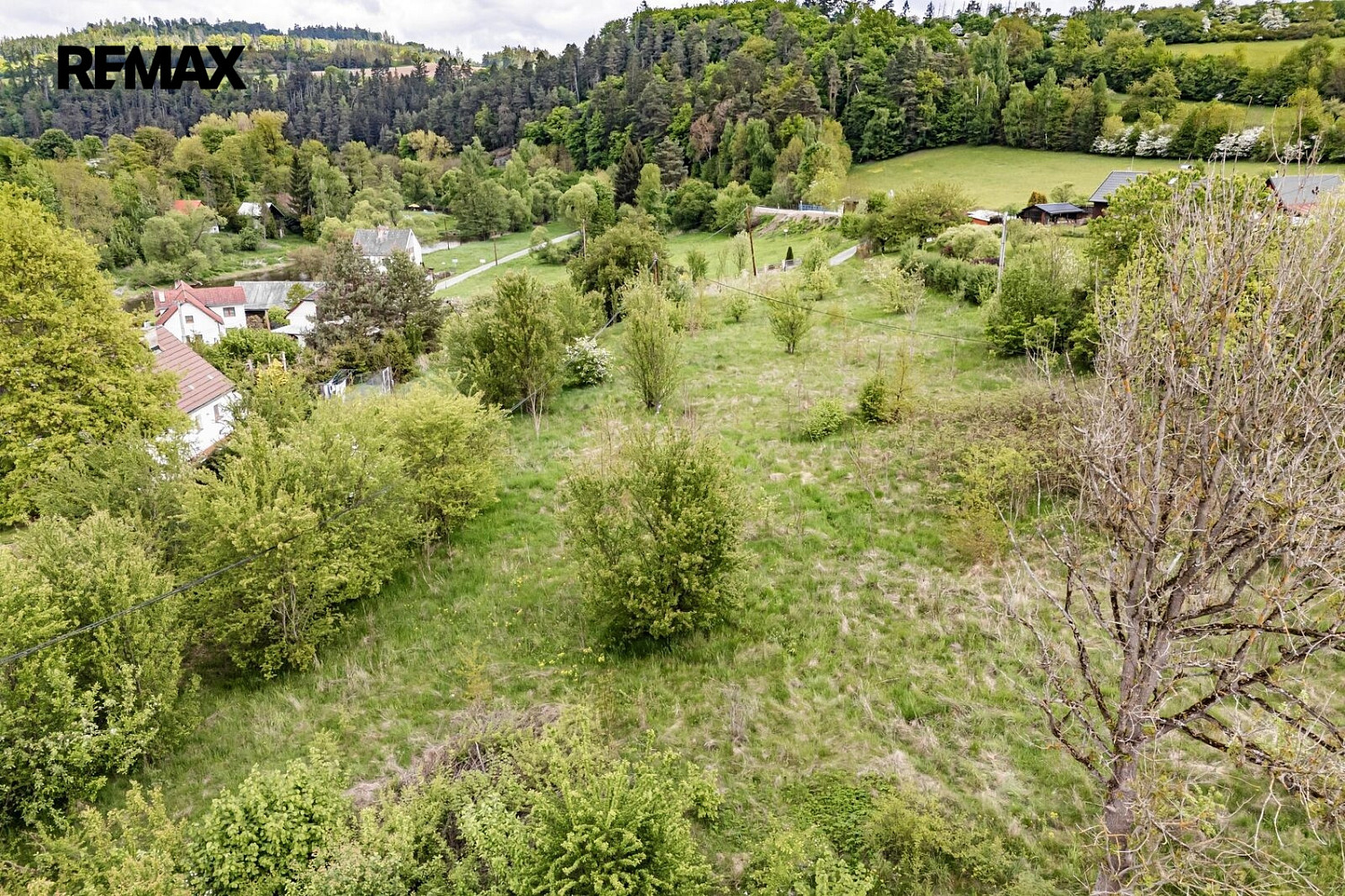 Prodej stavebního pozemku 800 m² – fotografie 3