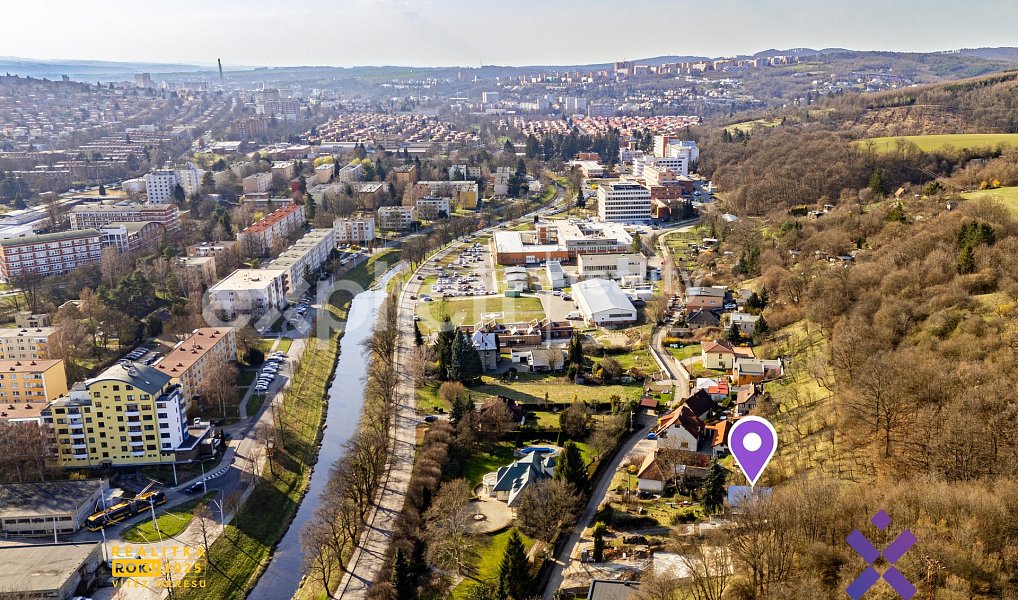 Prodej stavebního pozemku 1 327 m², Zlín – náhled fotky 9
