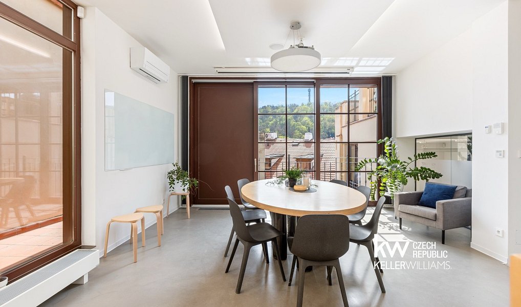 Prodej obchodních prostor 204 m², Praha – náhled fotky 8