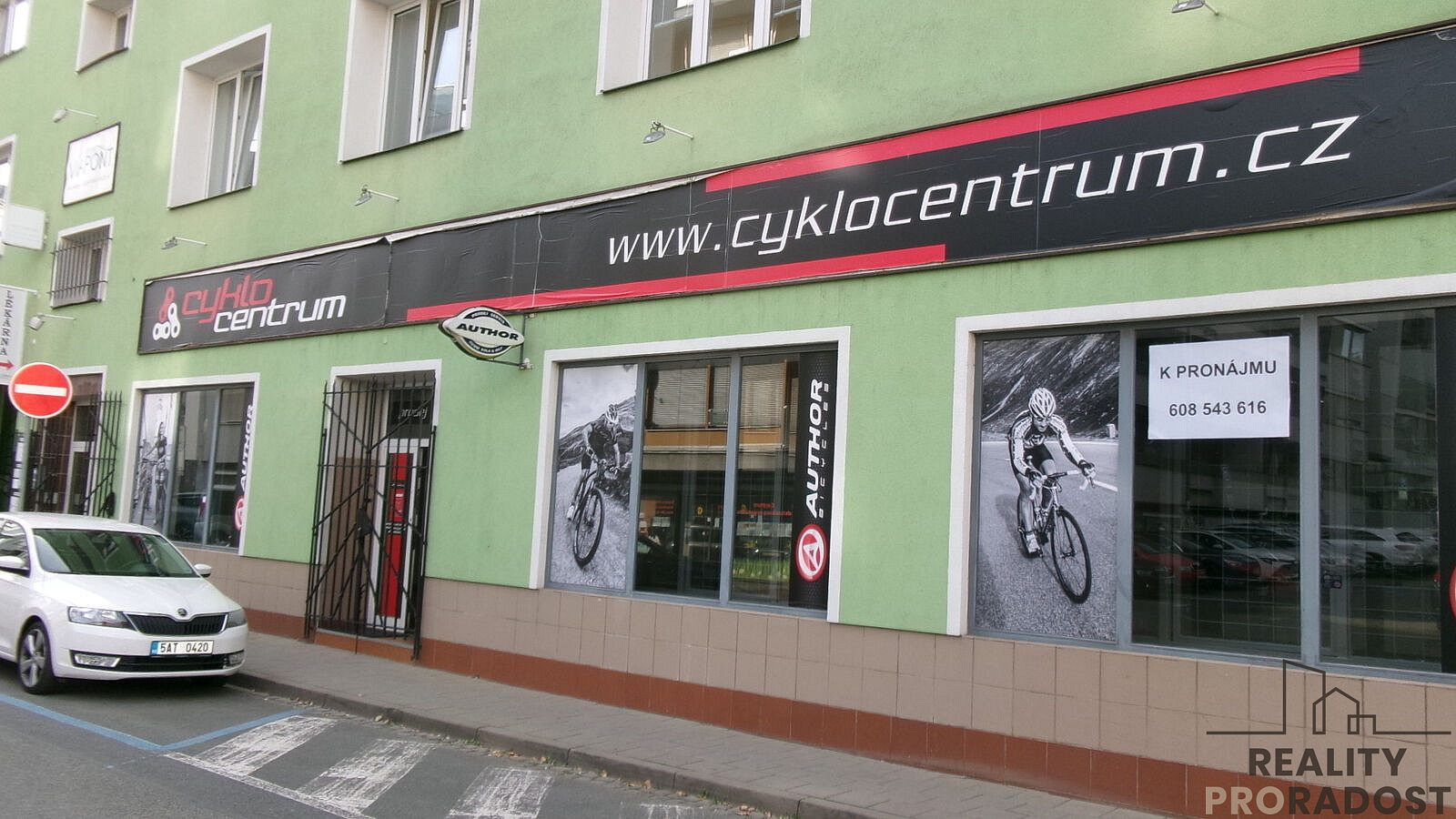Prodej obchodních prostor 400 m²