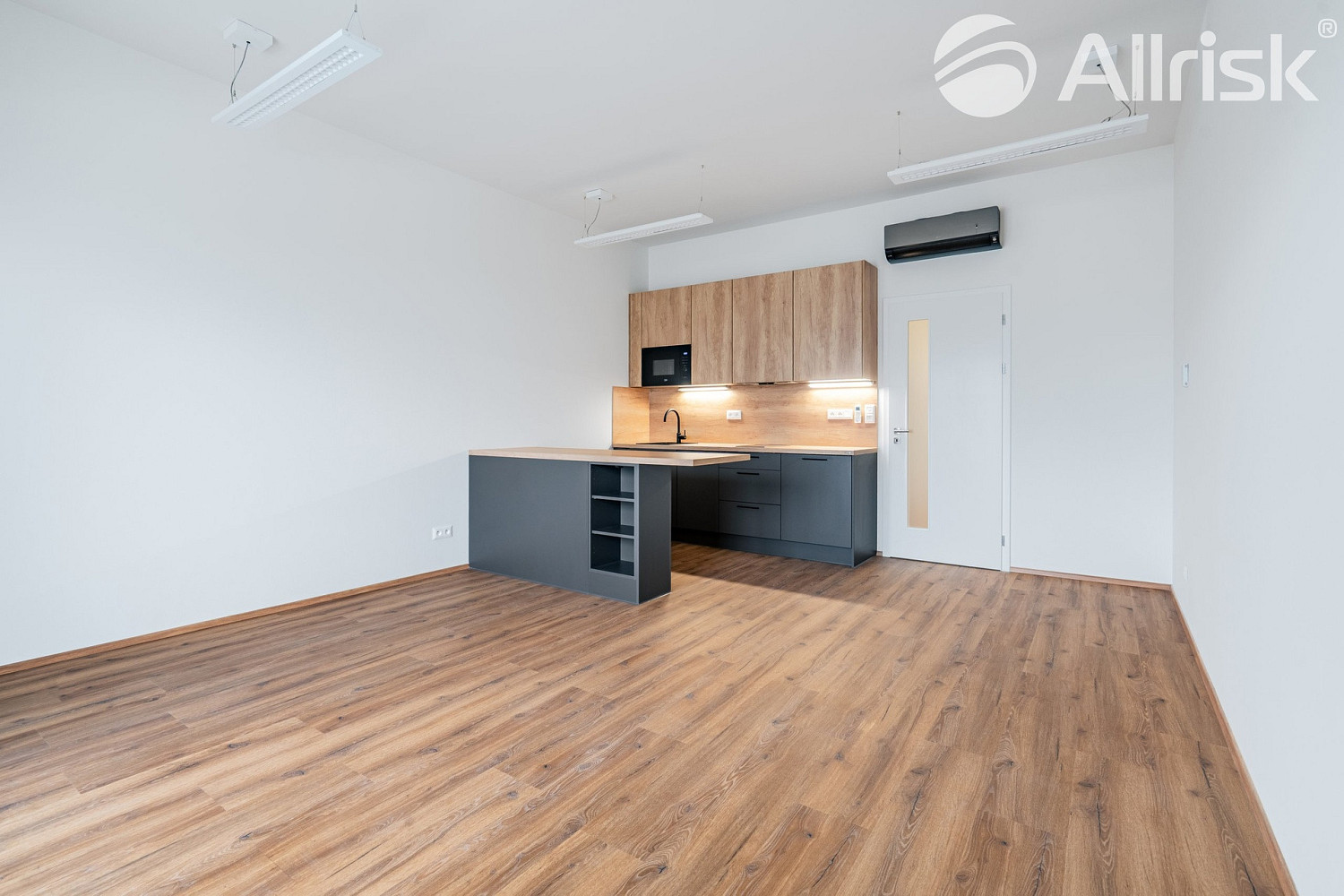 Pronájem obchodních prostor 48 m² — photo 5