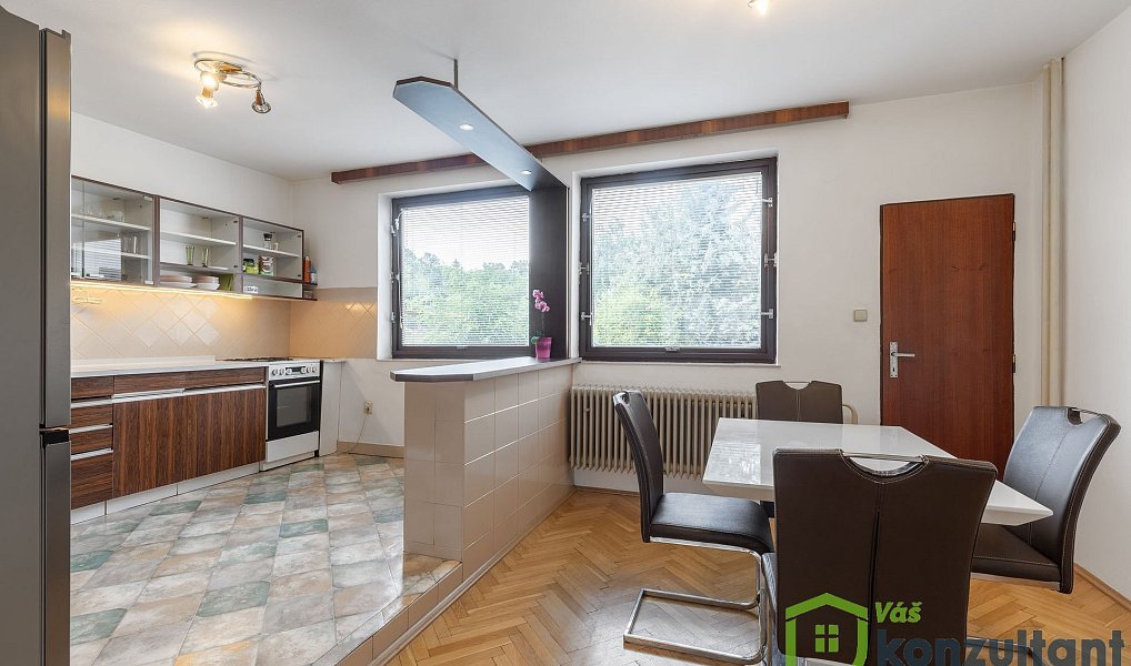 Prodej domu 313 m² s pozemkem 2 133 m², Střelice – náhled fotky 5