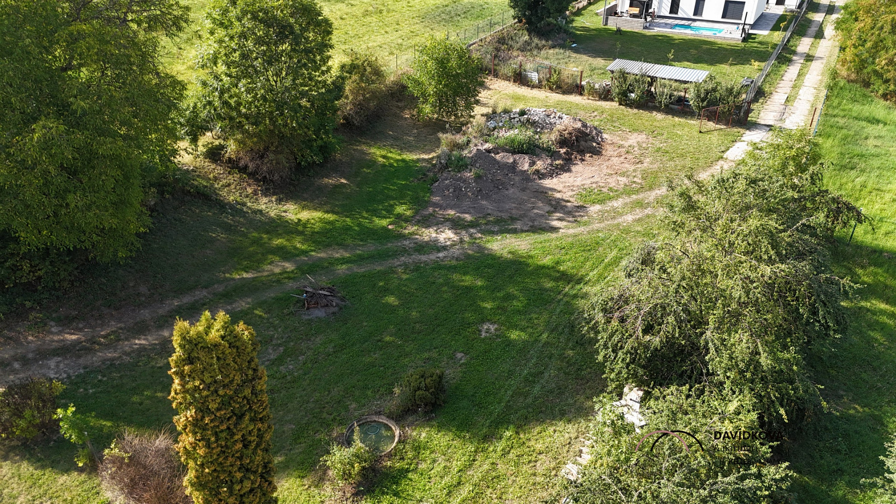 Prodej stavebního pozemku 676 m² – fotografie 5