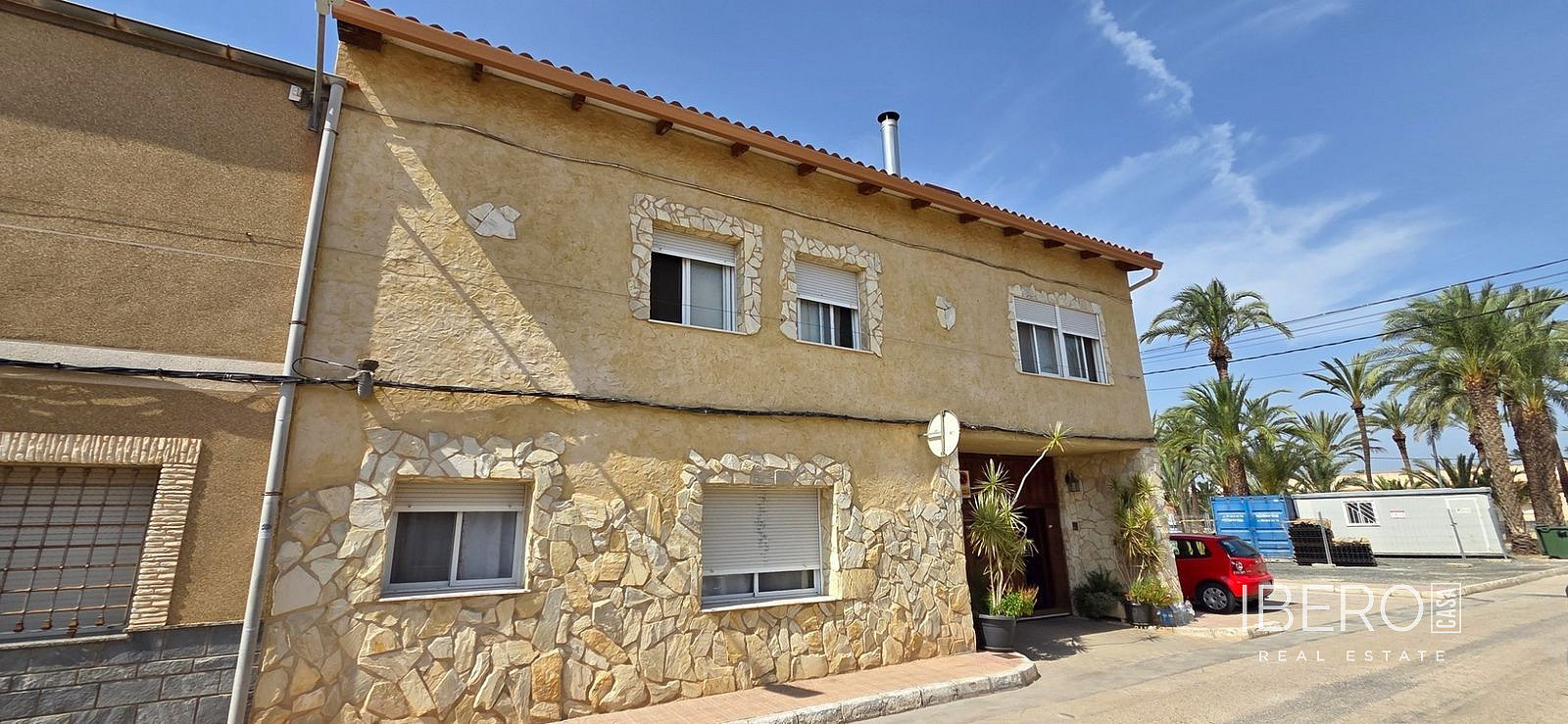 Prodej domu 300 m² s pozemkem 70 m²