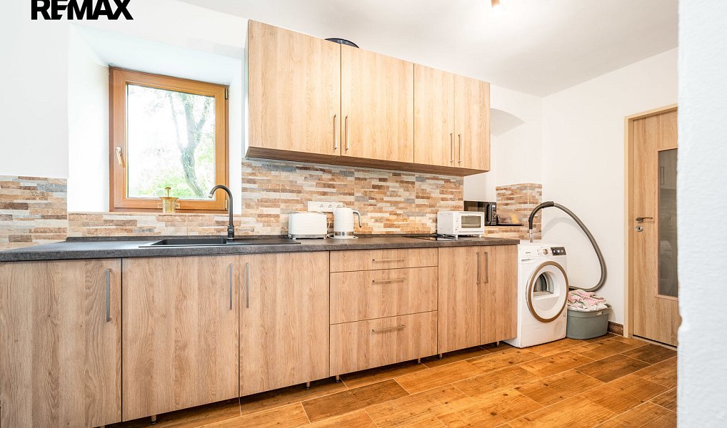 Prodej domu 363 m² s pozemkem 1 624 m², Paračov – náhled fotky 19
