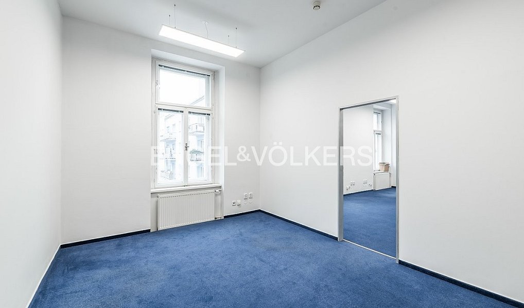 Pronájem kanceláře 451 m², Praha – náhled fotky 10