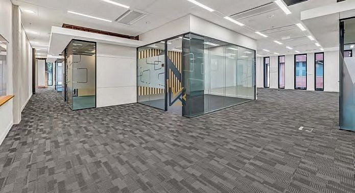 Pronájem kanceláře 282 m² — photo 2